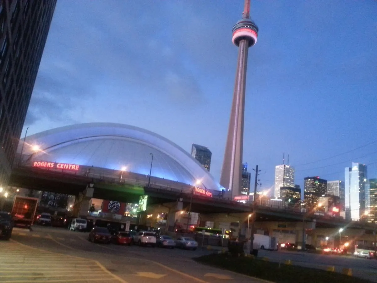 Condo Overlooking Cn Tower, Rogers, Islands Toronto