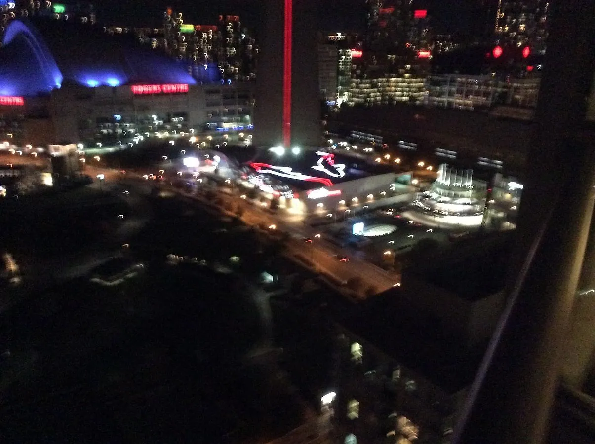Apartment Condo Overlooking Cn Tower, Rogers, Islands Toronto Canada