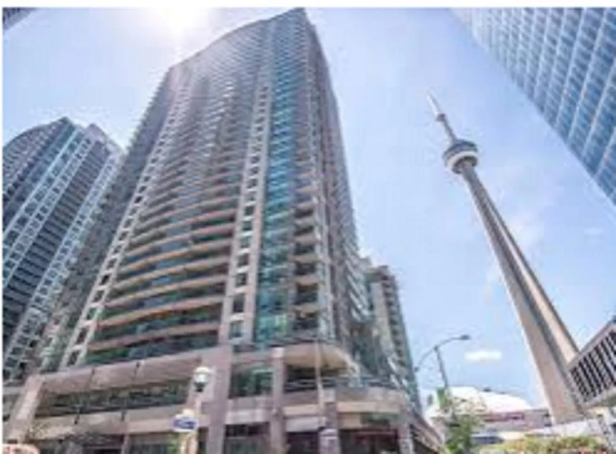 Condo Overlooking Cn Tower, Rogers, Islands Toronto Apartment